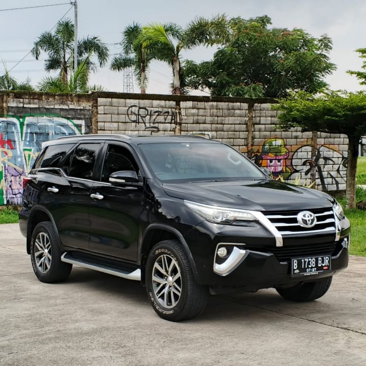 Toyota Fortuner VRZ 2.4 Matic Diesel 2017 - DP 3 Juta - Bandung