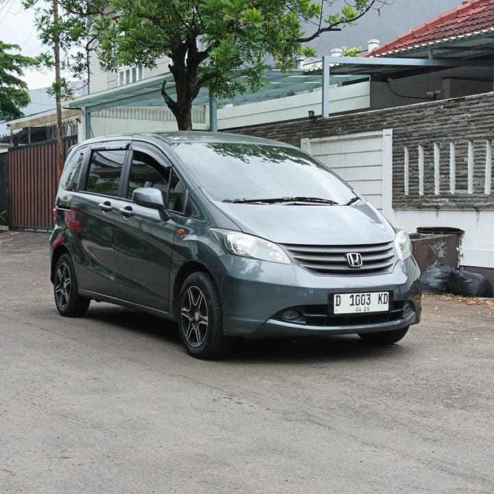 Honda Freed SD Matic 2012 - DP 8 Juta - Bandung