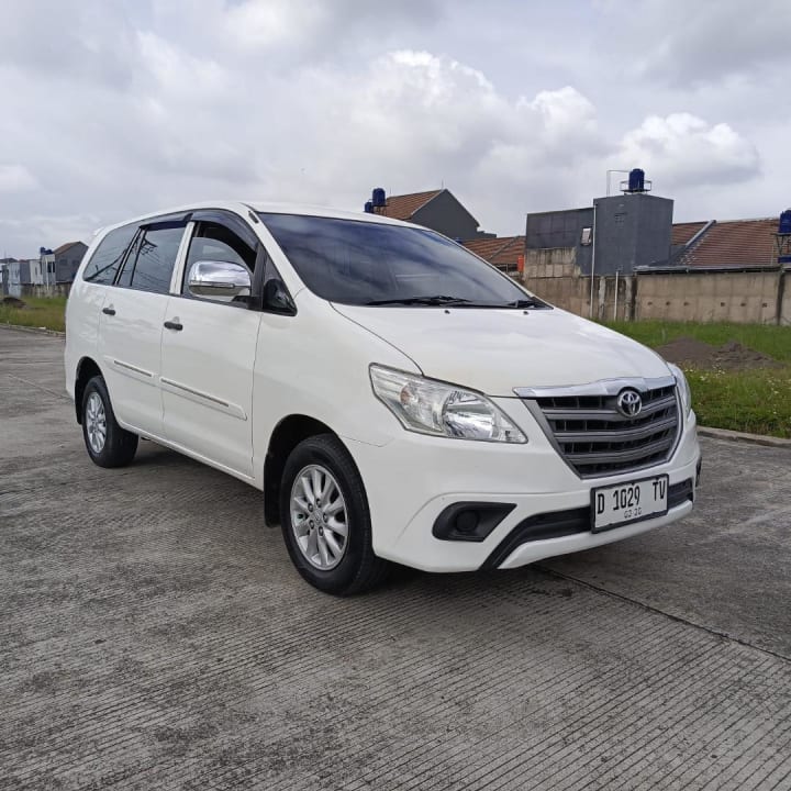 Toyota Innova E Manual 2015 - DP 15 Juta - Bandung