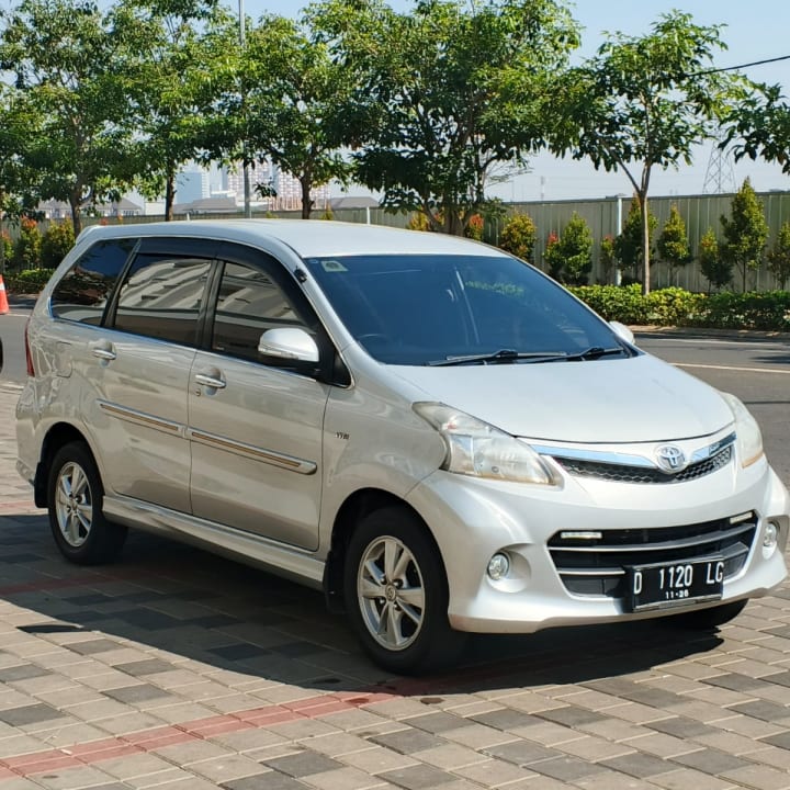 Toyota Avanza New Veloz 1.5 Matic 2014 Silver - DP 5 Juta - Bandung