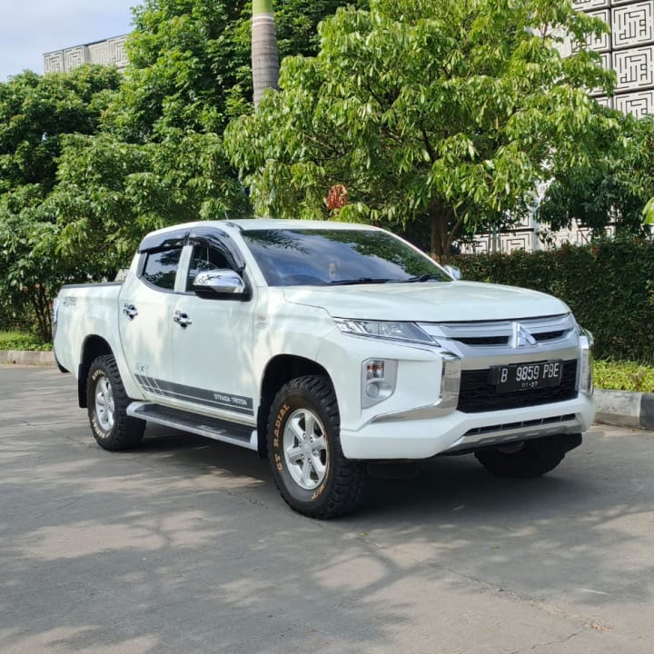 Mitsubishi Triton HDX DC 4x4 Manual Diesel 2021 White - DP 20 Juta - Bandung