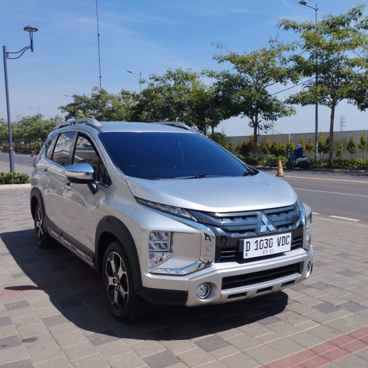 Mitsubishi Xpander Cross Matic 2019 Silver - DP 15 Juta - Bandung