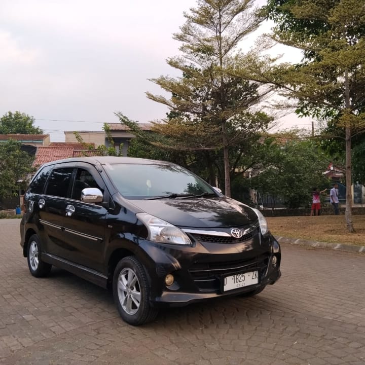 Toyota New Avanza Veloz Manual 2012 Black - DP 7 Juta - Bandung