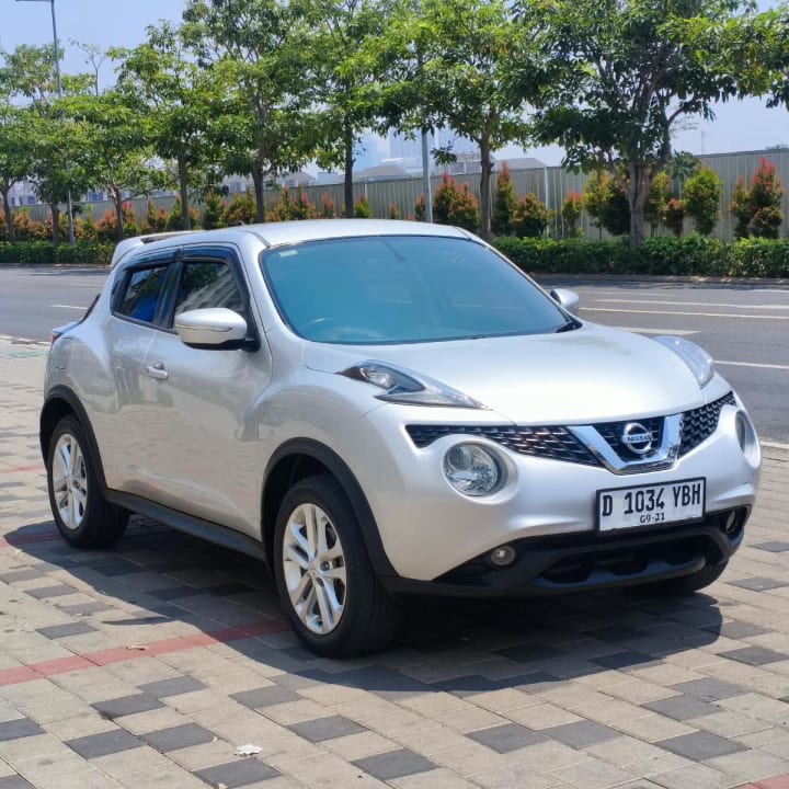Nissan Juke Red Edition Matic 2015 Silver - DP 10 Juta - Bandung