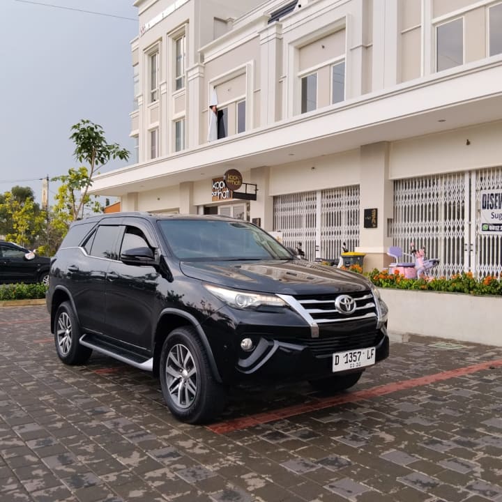 Toyota Fortuner VRZ Matic Diesel 2018 Black - DP 10 Juta - Bandung