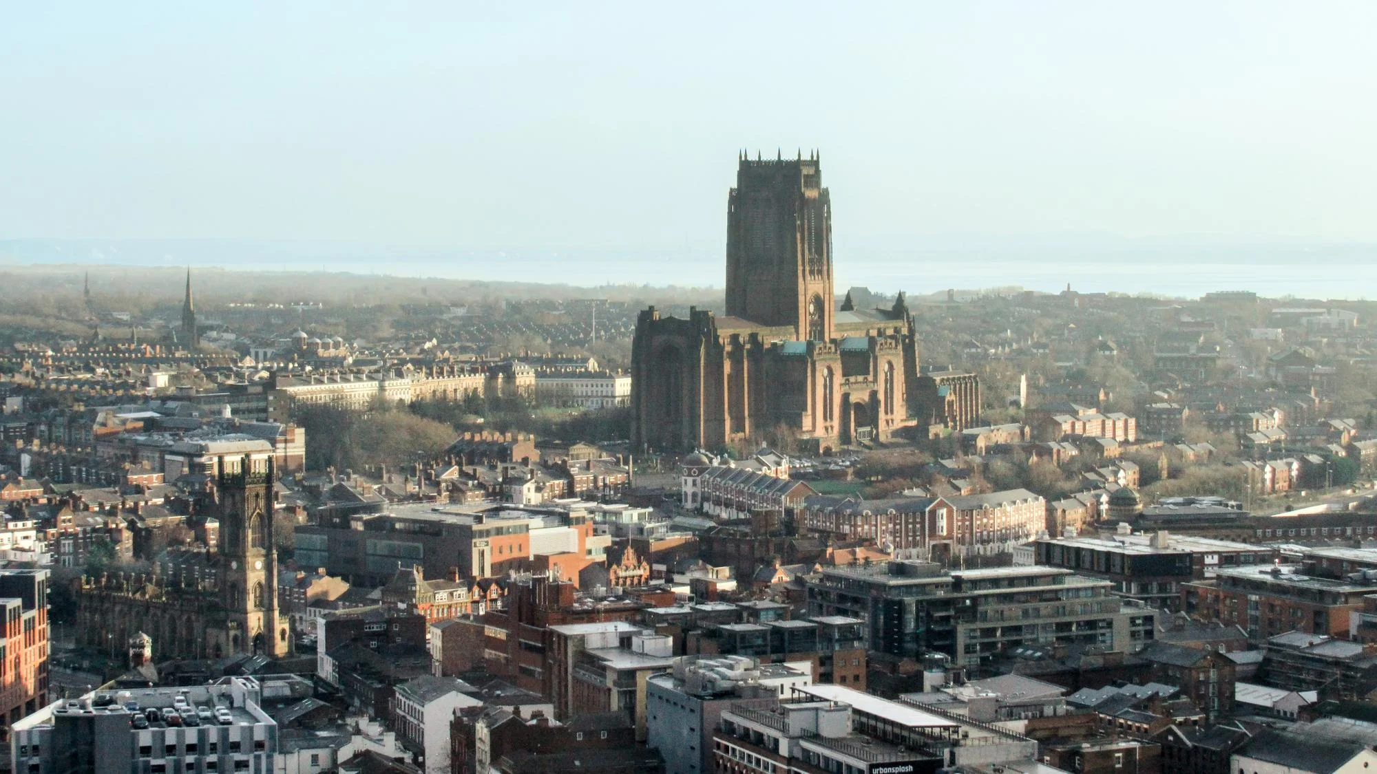 Belfast private transfer service — airport to city center