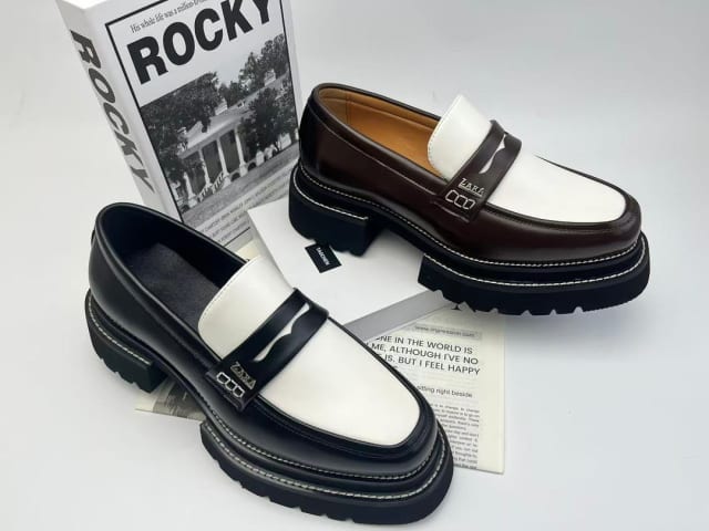 Mocassins compensés bicolores Zara (marron/noir et blanc)