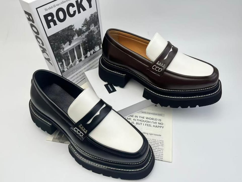 Mocassins compensés bicolores Zara (marron/noir et blanc)