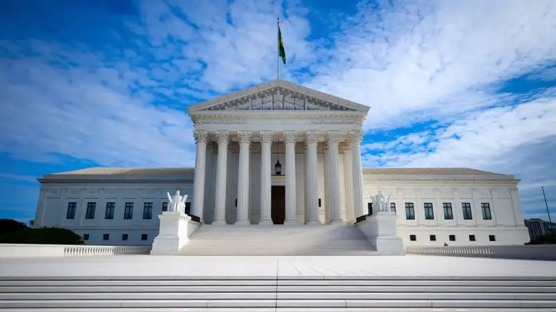 Senator Republican Acuză: Mitingurile Democrate Sunt Violente, Cele Republicane Nu