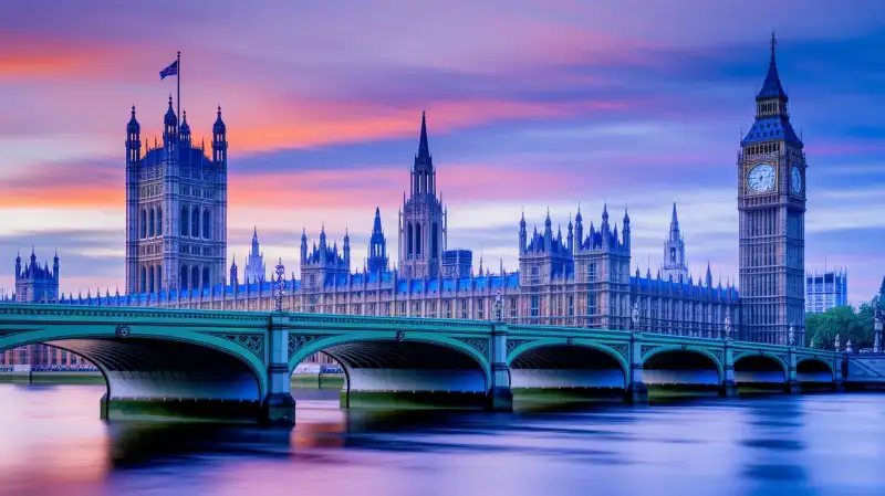 Lira Sterlină își Revine pe Fondul Riscurilor Politice și a Pariurilor pe Reducerea Dobânzii de către BoE