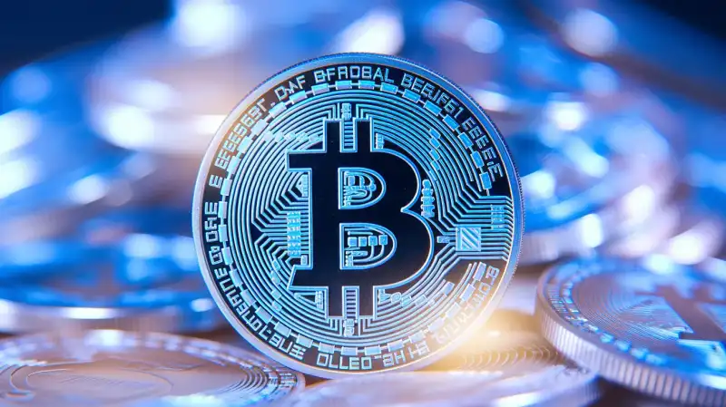 Un "Mutu" Bitcoin de 15 Ani Se Trezește și Recuperează 25 BTC Dintr-o Monedă Fizică