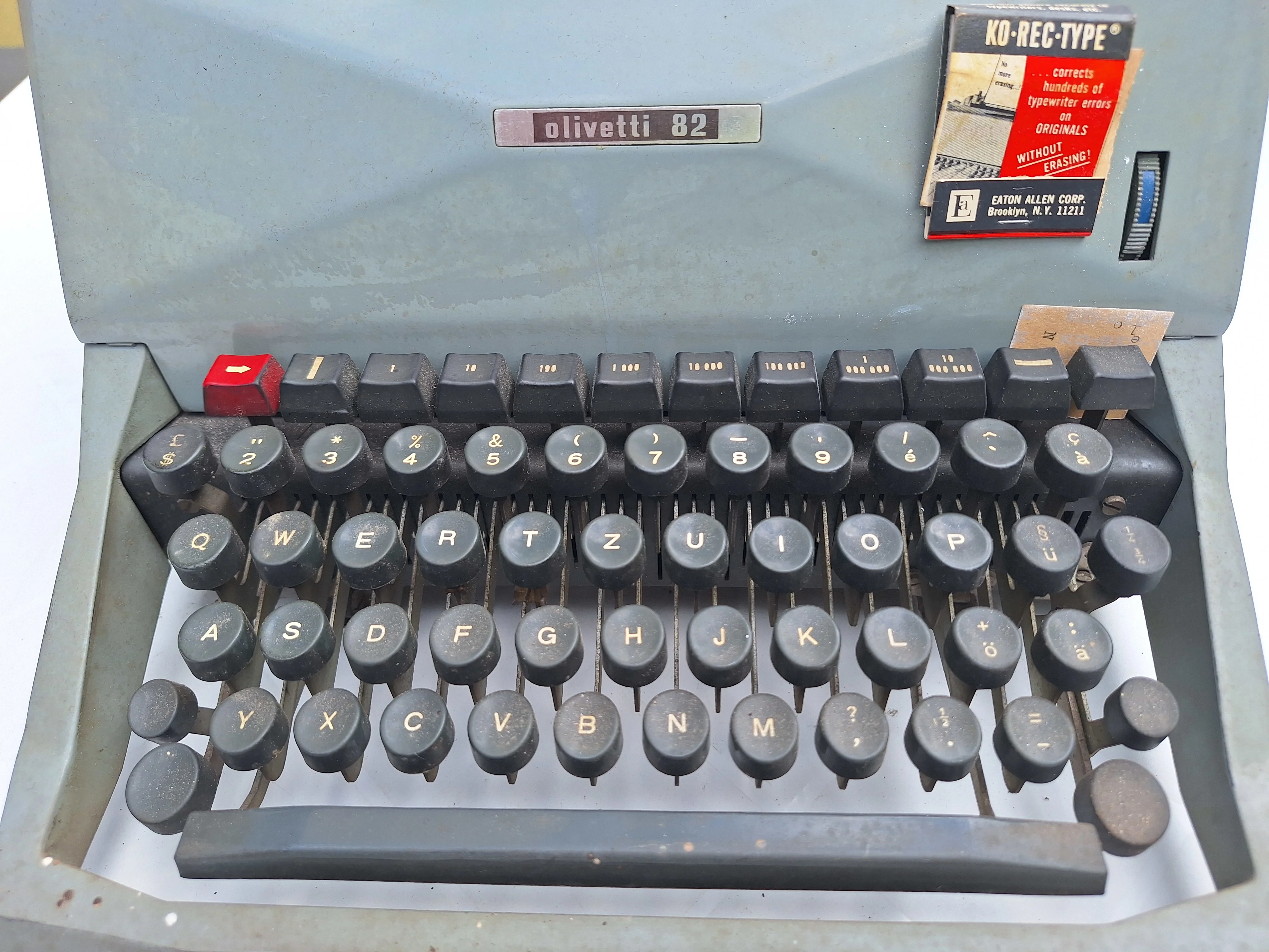 Macchina da scrivere Olivetti 82 Diaspron - view 2