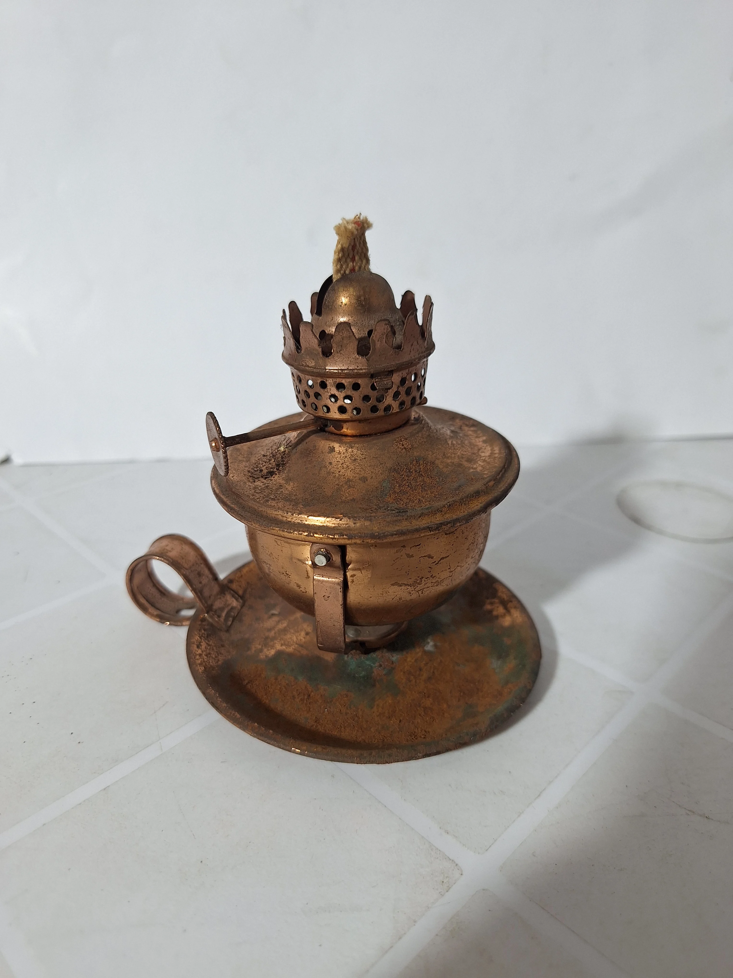 Lampada a Olio Vintage Tiger Brand Hong Kong in Rame/Ottone – Completa di Stoppino