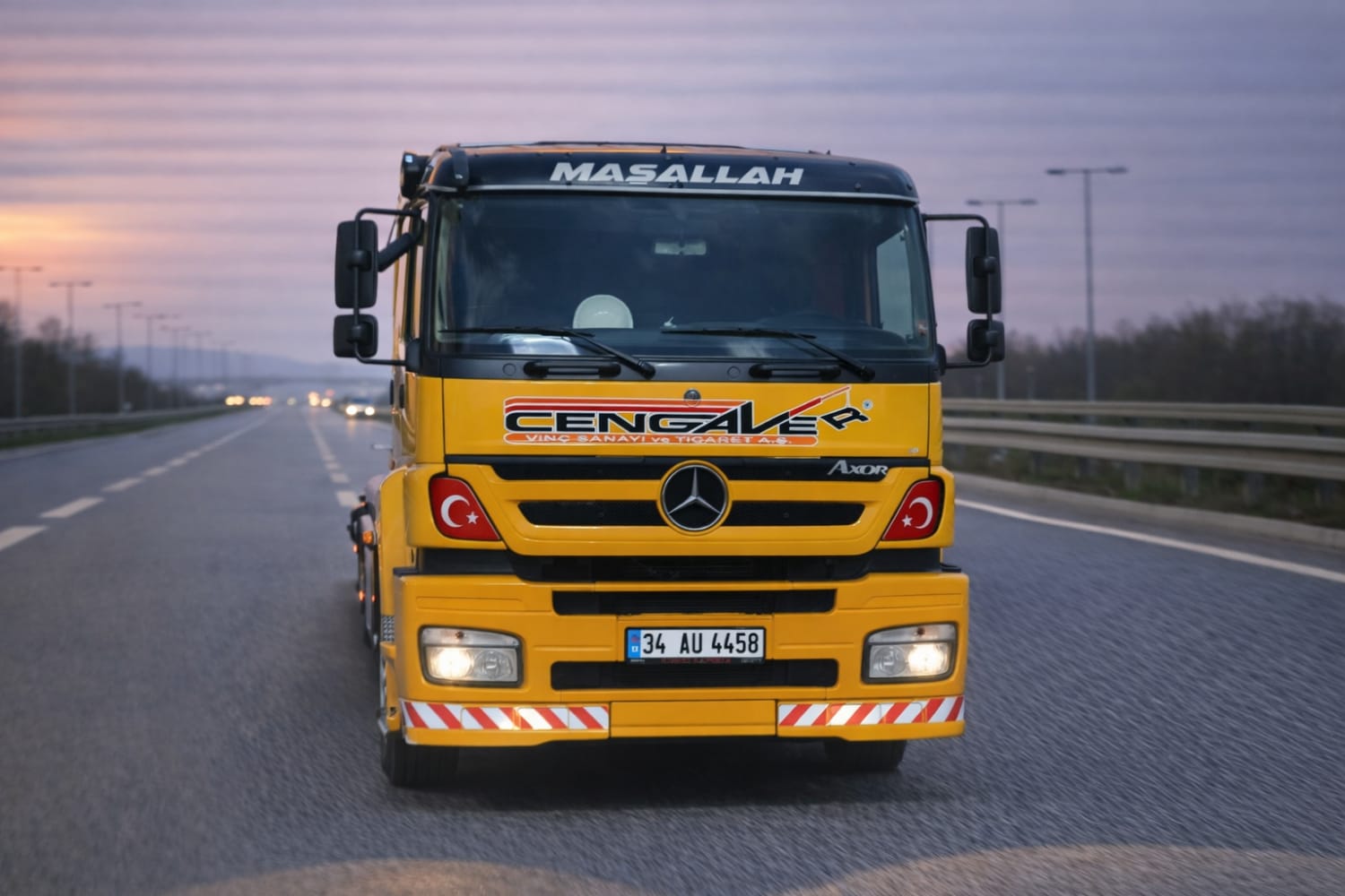 Mercedes-Benz Axor Çekici - Mercedes-Benz Axor — Ağır Nakliyat Çekici Ünitesi kiralık mobil vinç | Cengaver Vinç