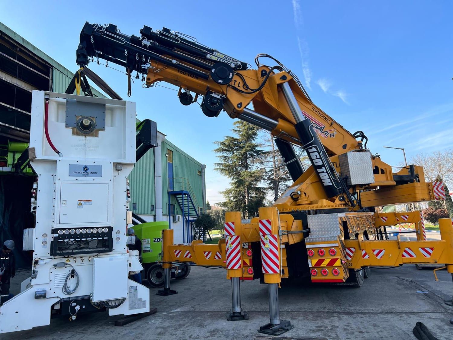 CNC makina taşımacılığı — hassas işleme merkezi vinç ve lowbed sevkiyat operasyonu, Cengaver Vinç