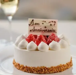 ホールケーキ（直径12cm)