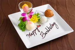 サプライズデザートプレート