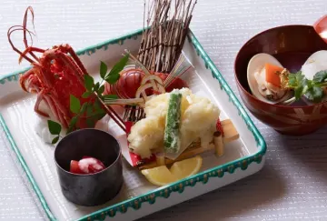 ハレの日にふさわしい職人技光る懐石料理に舌鼓 | 【4名様～8名様向け 個室確約 お祝いプラン】こだわりの季節の懐石料理～お祝いコース～+乾杯グラススパークリングワイン★遠方からのお集まりに最適！品川駅徒歩5分グランドプリンスホテル新高輪