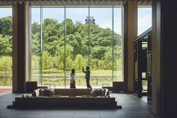 犬山城と水鏡を望む、幻想的なクリスマスプロポーズディナー | ※残り空室2室※2025年クリスマスプロポーズプラン！【Annyお祝い限定＆豪華宿泊付き！】創作コース＋乾杯ドリンク＋メッセージプレート★プロポーズプランナーのサポート付★ホテルインディゴ犬山有楽苑宿泊＆サプライズ演出も可能★