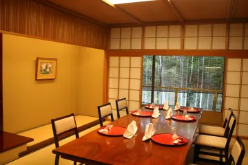 数寄屋造りの個室で特別なひとときを | 【個室確約・顔合わせプラン】京懐石コース+乾杯用食前酒★京都・粟田口の情緒溢れる空間でご両家のご歓談を