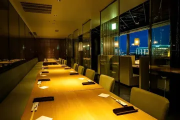 みなとみらいの街が輝く、心温まるクリスマス | 【クリスマスプラン】みなとみらい駅直結★豪華クリスマスディナーコース＋乾杯スパークリング付き★飲み放題付きも選択可！