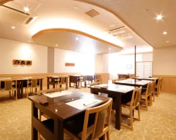 大切な結納・お顔合わせを彩る真心込めたおもてなし | 【最大30名 個室確約×結納･顔合わせプラン】湯葉と旬の食材を楽しむお祝い懐石～福寿～★ご両家のハレの日を彩る和モダンなプライベート空間★蒲田の和食の名店