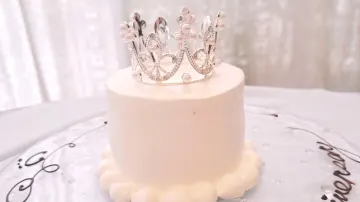 アニバーサリー気分を盛り上げるティアラケーキや乾杯ドリンク | 【ティアラケーキ / 黒毛和牛】メッセージ付記念日ランチ★ロブスター＆黒牛和牛を含む特別な1日＋乾杯ドリンク★心斎橋の洋館レストランで忘れられない1日を