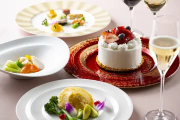 乾杯スパークリングワインとメッセージ付きホールケーキでお祝いを華やかに | 【個室or半個室確約 アニバーサリープラン】全8品中華コース＋乾杯スパークリングワイン＋メッセージ付きホールケーキ★ザ・プリンス パークタワー東京内レストランで大切なアニバーサリーをお祝い★