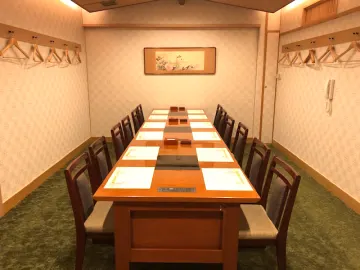 和の粋感じる個室で祝う特別なアニバーサリー | 【個室確約 アニバーサリープラン】湯葉の贅沢お祝い懐石～寿～★四季の味覚と和の粋が織りなす個室懐石★千里中央駅より徒歩1分