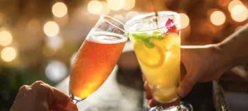 Anny限定特典＆追加可能なギフトやメッセージカードでサプライズ | 最大9名様★Anny限定【四ツ橋駅徒歩1分・お洒落な古民家風カフェダイニングでカジュアル接待】ゲストとの距離を縮める美食のひととき〜イタリアンの名店で研鑽を積んだシェフによる贅沢なランチコース＋乾杯ドリンク★木の温もり溢れる寛ぎ空間