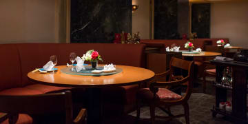 新浦安駅直結の贅沢空間で広東料理を堪能 | 【アニバーサリープラン】本格中華料理コース＋乾杯ドリンク＋花束★浦安ブライトンホテル内★ヘルシーな中華料理でアニバーサリーをお祝い！