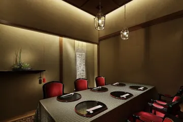 非日常感あふれる老舗ふぐ料理店で愛の誓いを | 【プロポーズプラン】伝統と巧みな技で織りなす～ふくコース～+乾杯ドリンク付き★老舗ふぐ料理店で忘れられないひとときを★永田町駅 徒歩2分の好立地