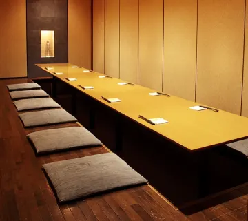 個室でゆっくりと祝う初めての誕生日 | 【離乳食持込可◆個室確約 ファーストバースデーランチプラン】ハレやかな席を彩る豪華会席全8品＋乾杯ドリンク＋メッセージ付きプレート★上野の和モダン空間で彩る初めての誕生日