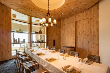 プライベート感溢れる空間で、大切な瞬間をしっかりと | 【4名～10名★個室確約 結納・顔合わせランチ】季節の息吹を盛り込んだコース全5品＋乾杯シャンパン★セルリアンタワー東急ホテル40階で特別な時を