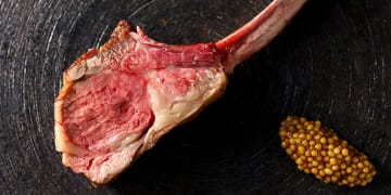 希少な国内産・フランス産羊肉を味わうおまかせコース | 【アニバーサリープラン】ラムチョップを含む羊肉料理を堪能するおまかせコース＋メッセージプレート★西麻布の隠れ家で叶える極上ディナー★