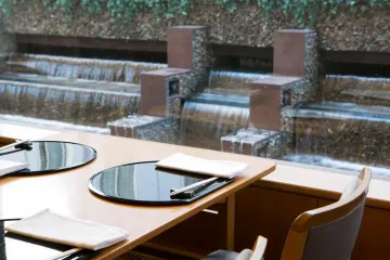 心ほどける、大人のための上質空間★心尽くしのおもてなしと共に至福のひとときを | 【憧れの名店★最大8名様 / 大人数のお祝いランチプラン】賀寿祝いや七五三にもおすすめ〜1830年創業・老舗料亭伝統の味に舌鼓〜季節の恵みを楽しむミニ懐石★和の真髄が息づく大人の隠れ家〜栄駅徒歩5分・名古屋東急ホテル