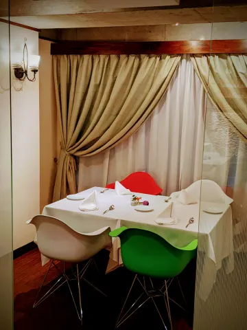 桜と銀杏並木が織りなす至福の空間 | 【アニバーサリープラン】元イタリア大使館こだわりのWメインコース【Ottica】全6品＋乾杯スプマンテ＋メッセージプレート付き★国立で味わう本格イタリアン