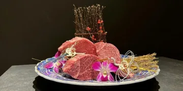 選べる4つの贅沢なコースで楽しむ、極上の焼肉ディナー | 【誕生日/アニバーサリープラン】厳選された日本各地のA5黒毛和牛を堪能できる、選べるアニバーサリーコース全4種＋ケーキ＆メッセージ付きチョコプレート★極上の黒毛和牛と共に心に残るひとときを★