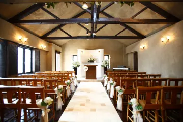 お食事後はチャペルへご移動いただき、プロポーズのお時間へ | 【結婚相談所にて成婚されたカップルさん限定！赤いバラ12本付きプラン】チャペル貸切の憧れサプライズ×おしゃれな隠れ家レストランでプロポーズ！【プロデュース実績300組】専任のプロポーズコンシェルジュとの事前打ち合わせ＋事前リハーサルで成功確率UPのプロポーズプラン★オーダーメイドのデザートプレート付★【プロポーズ丸投げプラン】