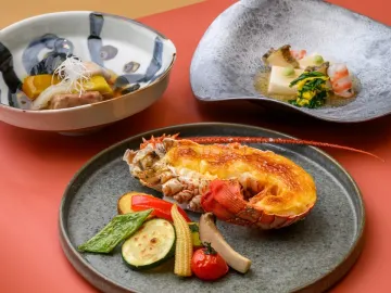 心尽くしの極上特別会席に舌鼓★旬の厳選食材を堪能する上質なビジネスディナー | 【1日1組限定 最大20名様 / 個室確約★接待・会食プラン】旬の厳選食材が織りなす至福のひととき★心尽くしの特別会席全9品＋飲み放題〜ホテルモントレ沖縄スパ＆リゾート内のプライベート空間で大切なゲストをもてなす上質なビジネスディナー