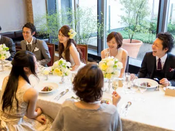 乾杯スパークリングワインと持ち込みギフト無料 | 【Annyお祝い限定・小～中人数向けウェディングパーティープラン】親しい仲間たちの笑顔あふれるレストランウェディング★乾杯酒・持ち込みギフト無料★