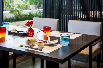 上質な和モダン空間で過ごす特別なひととき | 【アニバーサリーディナー】旬の美食を贅沢に堪能★特別会席全8品＋乾杯用スパークリングワイン＋メッセージを添えたデザートプレート〜ホテルモントレ沖縄スパ＆リゾート内の和モダン空間で華やかにお祝い