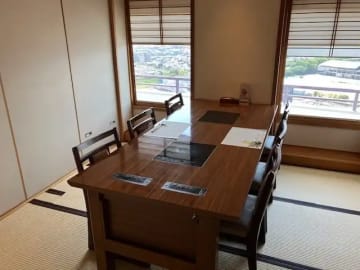 琵琶湖を一望できる個室で、ご両家のご縁を結ぶやすらぎのひととき | 【最大40名 個室確約×結納･顔合わせプラン】ご家族の絆が深まるハレの日に、滑らかにとろける湯葉とともに味わう全12品の祝い懐石～寿～★草津駅から徒歩3分★琵琶湖を望む上質な個室で寛ぎのひととき