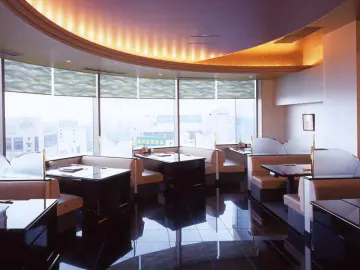 広島駅近で祝う、新たな門出 | 【個室確約×顔合わせ・結納プラン】 名物の湯葉や豆腐、黒毛和牛の溶岩焼きを堪能★お祝いの席にふさわしい華やかな懐石コース《寿or福寿》★広島駅直結