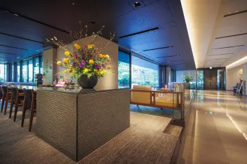 京の美と静寂に包まれる、特別なプロポーズの舞台 | 【2025年クリスマス限定宿泊付き】フレンチフルコース全8品＋乾杯酒＋オーダーメイドのデザートプレート★プロポーズプランナーの事前打ち合わせ★ホテルオークラ京都 岡崎別邸宿泊＆サプライズ演出も可能★プロポーズ丸投げプラン★