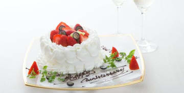 メッセージプレート付きの豪華懐石 | 【テラス付個室確約 Anny限定プロポーズプラン“極”】11本のバラの花束付★豪華懐石全9品＋乾杯シャンパン＋ミニホールケーキ★