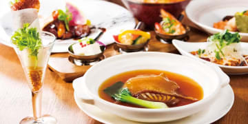 人気メニューが詰まったコースでプロポーズを後押し | 【個室 or 窓側席確約 プロポーズ/アニバーサリープラン】北京ダック含む人気メニュー全8品フルコースディナー＋乾杯シャンパン＋メッセージプレート付★地上160mからの東京夜景を一望！感動のプロポーズディナー★