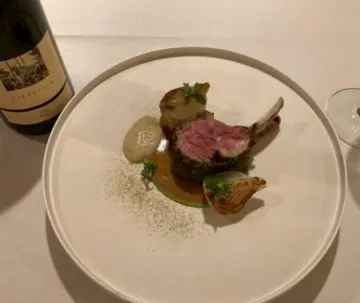 平安神宮近くの極上フレンチで至高のアニバーサリーディナー | 【アニバーサリープラン】Wメインのフルコースディナー全10品＋乾杯スパークリング＋季節のミニホールケーキ★京都東山の洗練された隠れ家レストラン★