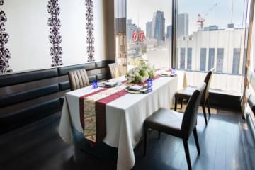 上質なプライベート空間で迎える、心温まる長寿祝い | Anny限定【個室確約/長寿祝いプラン】新宿三丁目駅直結★旬の食材を活かした懐石コース全2種＋乾杯酒スパークリング＋メッセージ付きプレート★贈答用酒器『金箔冷酒セット』1個付き★