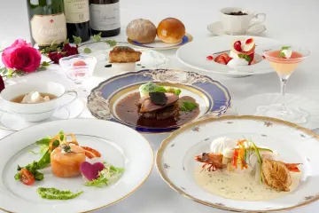 こだわり食材で織りなすシェフ渾身の豪華フレンチフルコース | 【個室確約 プロポーズプラン】キャンドルで装飾された個室確約！贅沢フレンチ全9品★乾杯酒＋バラ12本★二人きりの教会orガーデンチャペルで永遠の愛を約束★JR八王子駅からシャトルバスあり！